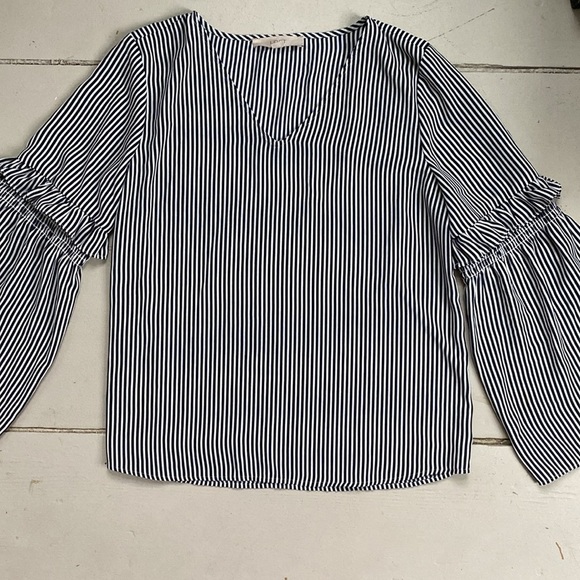 Loft women’s flowy top v neck vertical stripes bell sleeves size small - Picture 7 of 12